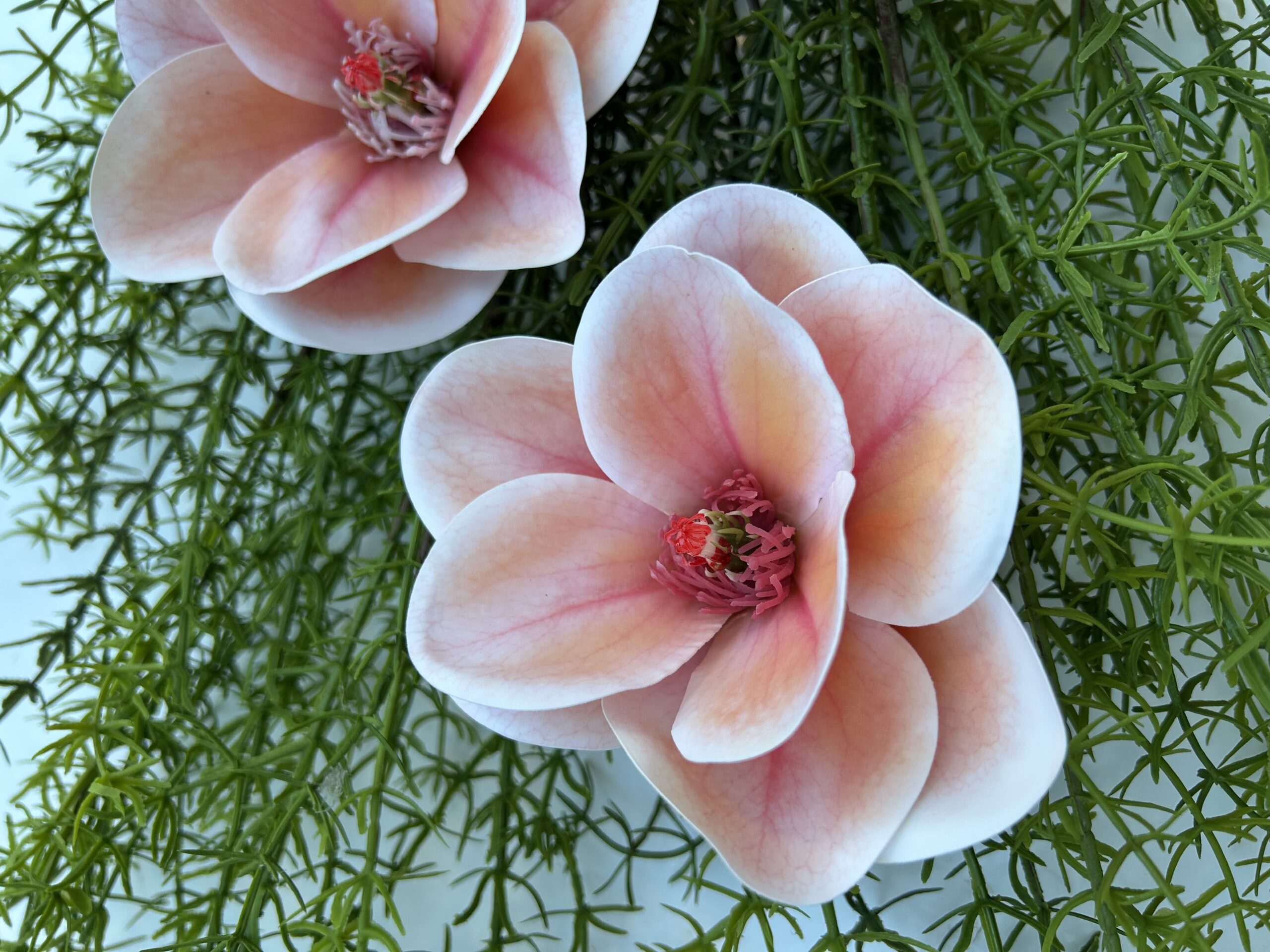 Magnolie Real Touch broskvová - Image 2