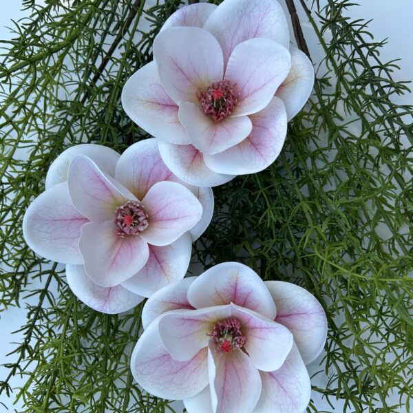 Magnolie Real Touch světle růžová