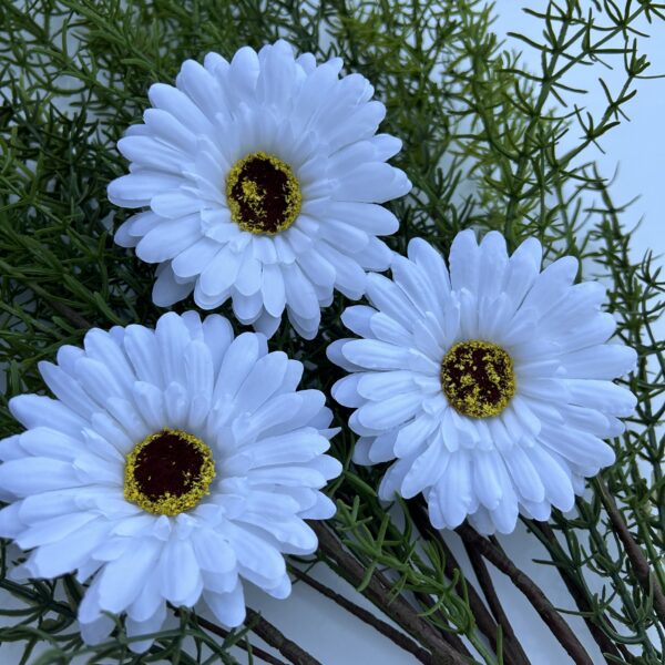 Umělá hlava gerbery bílá