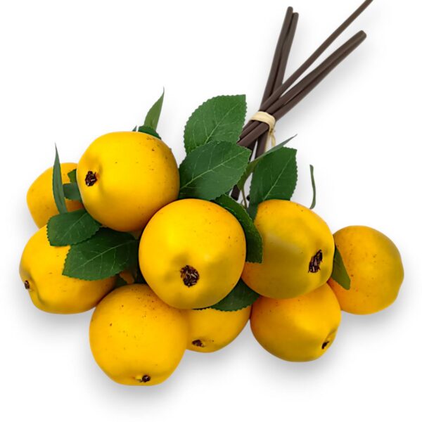 Dekorativní větev se 2 žlutými jablky – 30 cm