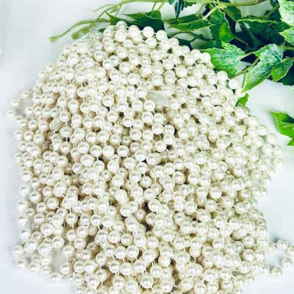 Krystaly, perly dekor